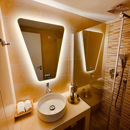 Blue Horizon Gem On The Port Apartment Rafina  Bagian luar foto