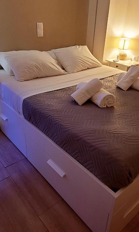 Blue Horizon Gem On The Port Apartment Rafina  Bagian luar foto