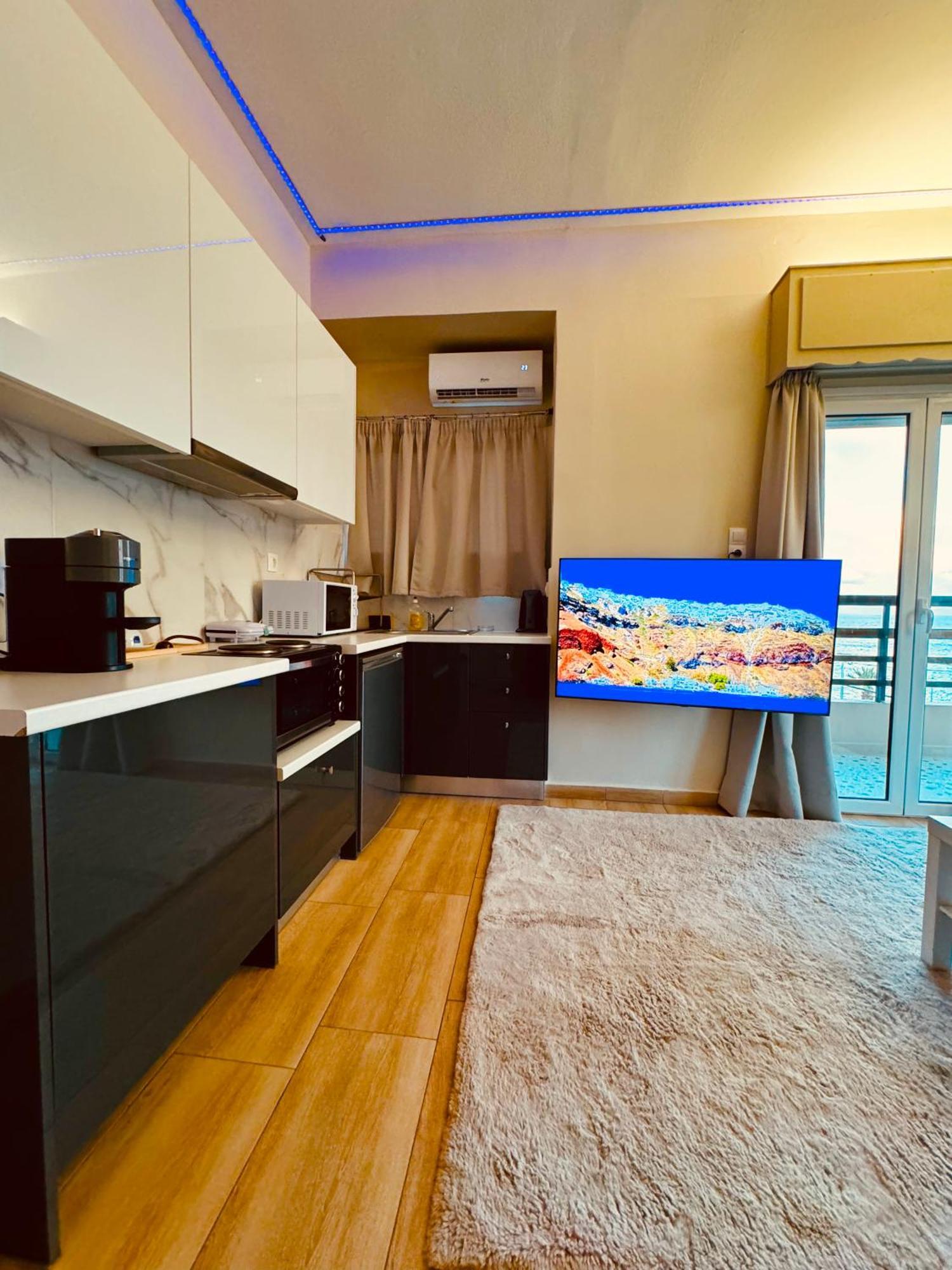 Blue Horizon Gem On The Port Apartment Rafina  Bagian luar foto